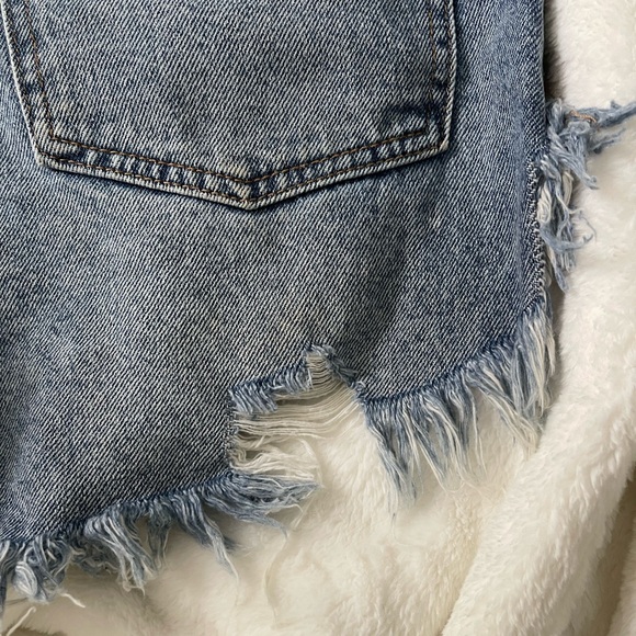 High-Waisted Distressed Denim Shorts - Picture 3 of 5